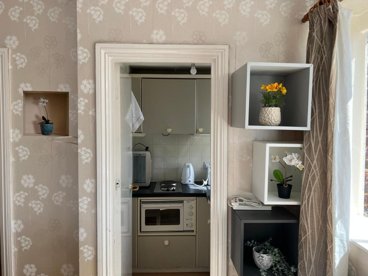 Super Located Studio In South Ken At Chelsea Cloister Лондон Екстер'єр фото