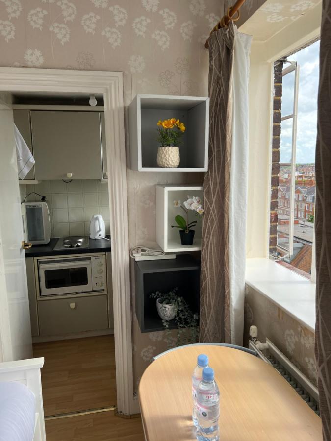 Super Located Studio In South Ken At Chelsea Cloister Лондон Екстер'єр фото
