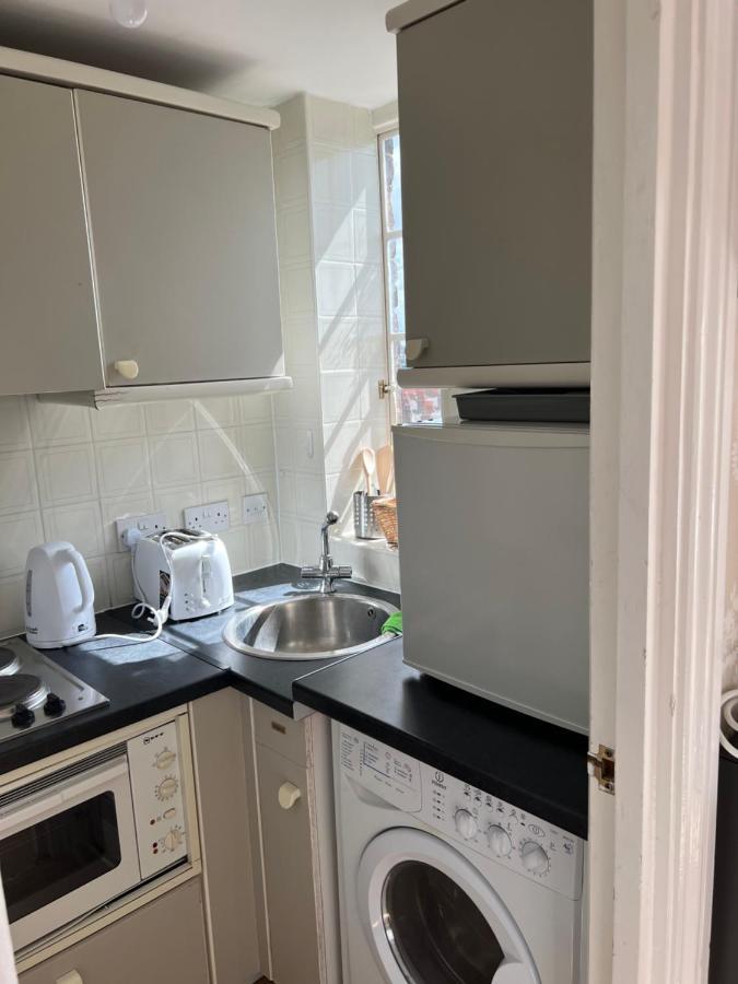 Super Located Studio In South Ken At Chelsea Cloister Лондон Екстер'єр фото