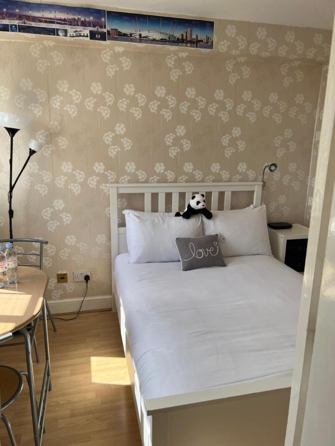 Super Located Studio In South Ken At Chelsea Cloister Лондон Екстер'єр фото