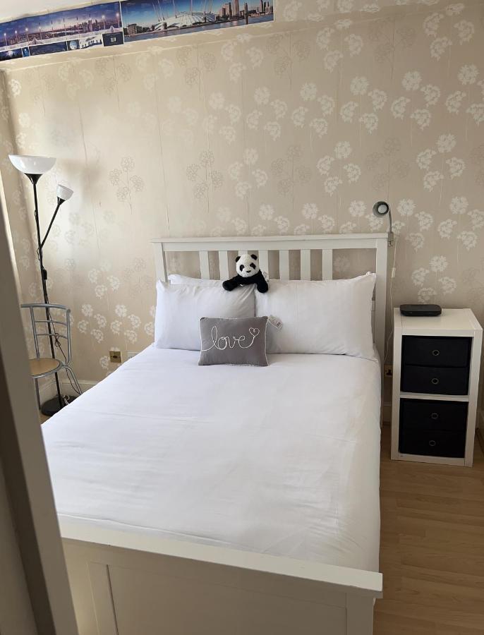 Super Located Studio In South Ken At Chelsea Cloister Лондон Екстер'єр фото